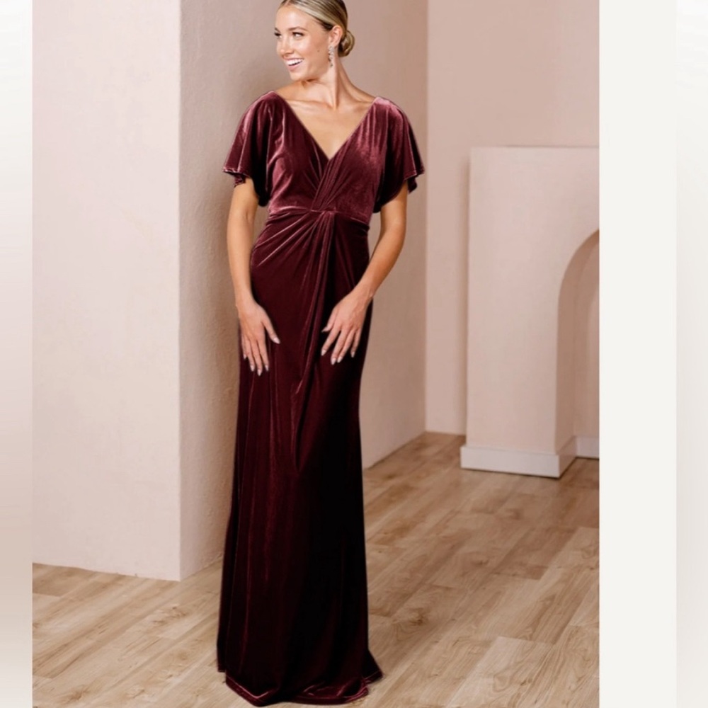 Revelry Gwen Velvet Red Dress‎ Sz 6 Formal Bridesmaid